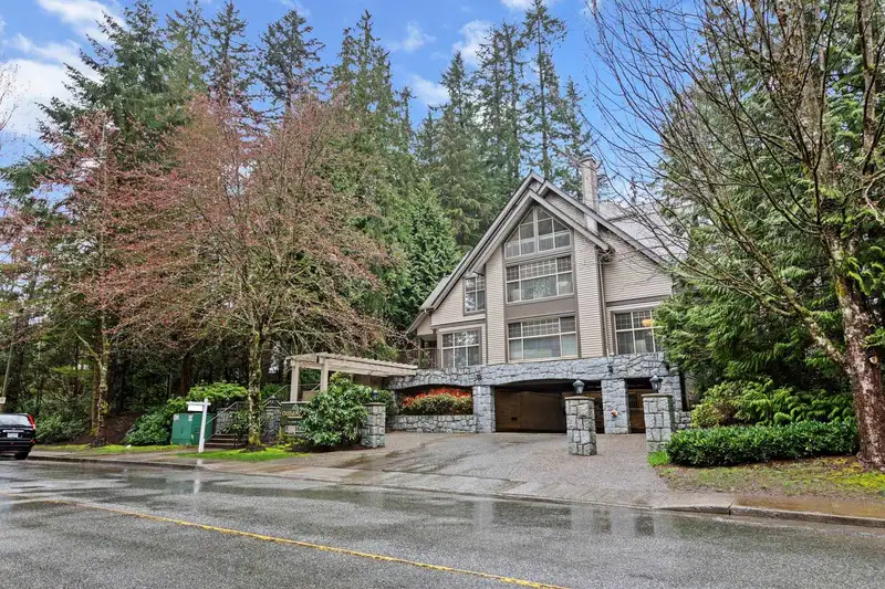 101 180 RAVINE DRIVE - photo 4 of 33