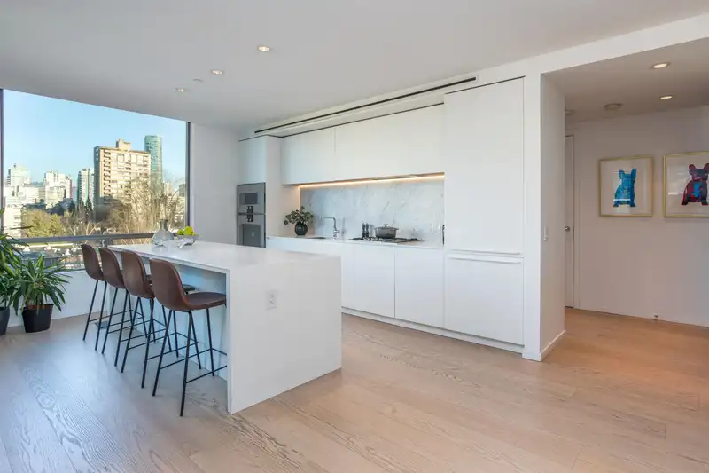 704 1171 JERVIS STREET - photo 2 of 35