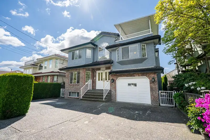 2048 E 34TH AVENUE - photo 1 of 37