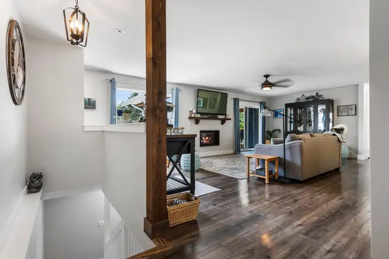 6352 GOLF ROAD - photo 4 of 40