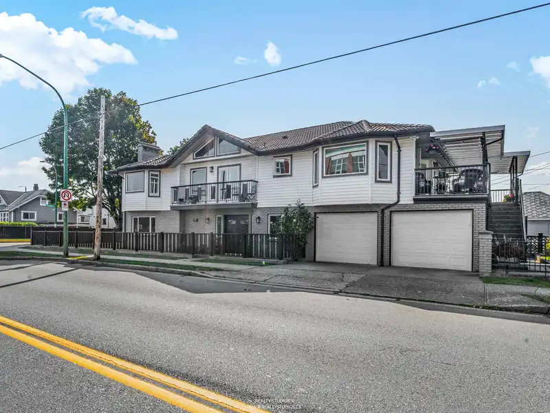 51 GILMORE AVENUE - photo 1 of 40