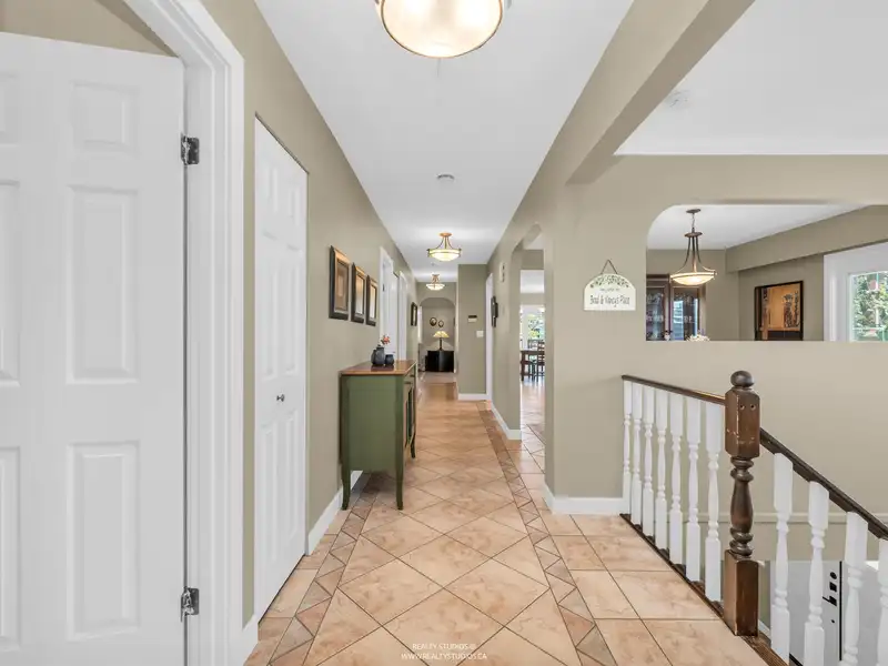 51 GILMORE AVENUE - photo 4 of 40