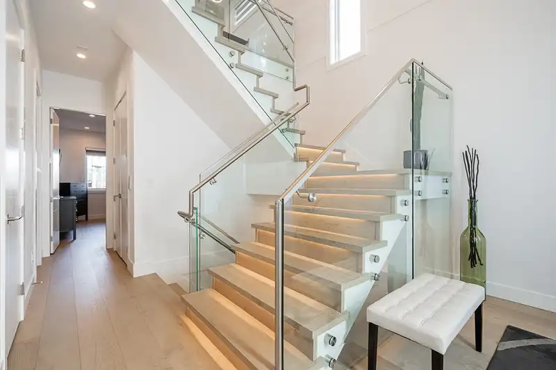 26 HOLDOM AVENUE - photo 4 of 40