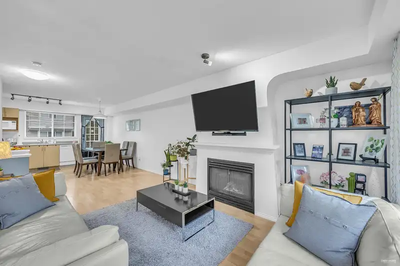 69 8775 161 STREET - photo 1 of 31