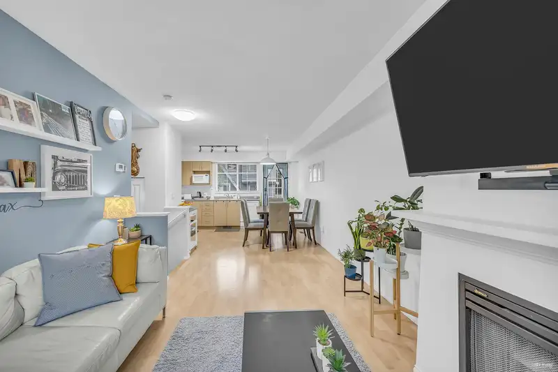 69 8775 161 STREET - photo 2 of 31