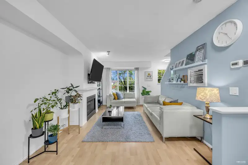 69 8775 161 STREET - photo 4 of 31