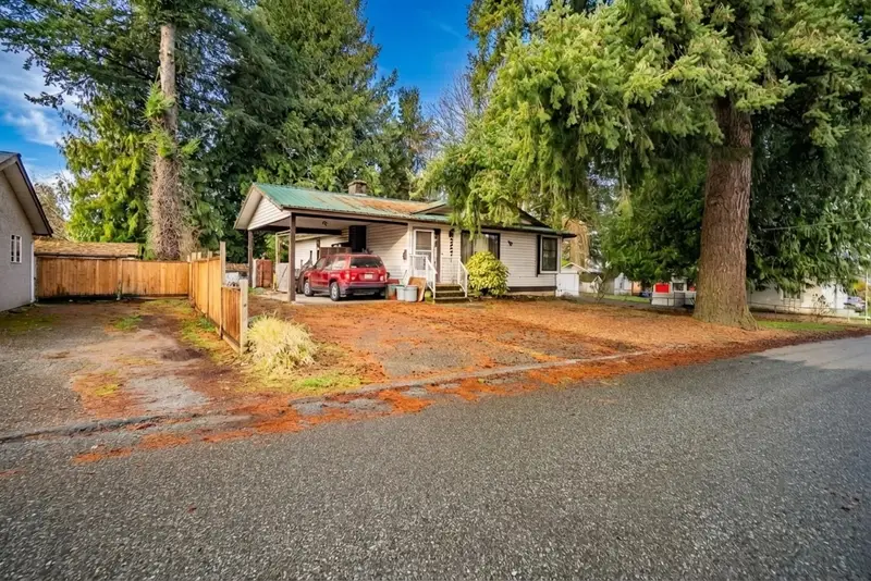 2277 MOULDSTADE ROAD - photo 2 of 24