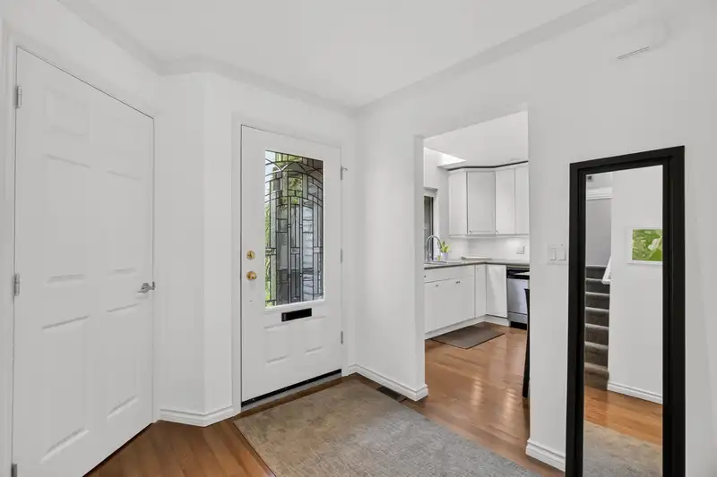 102 12741 16 AVENUE - photo 3 of 39