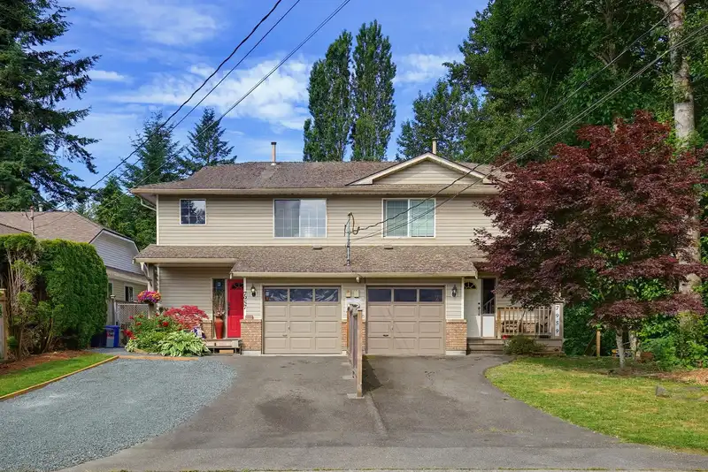 7957 BURDOCK STREET - photo 2 of 40