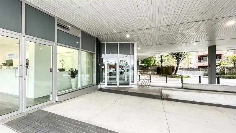 108 6283 KINGSWAY - photo 4 of 33