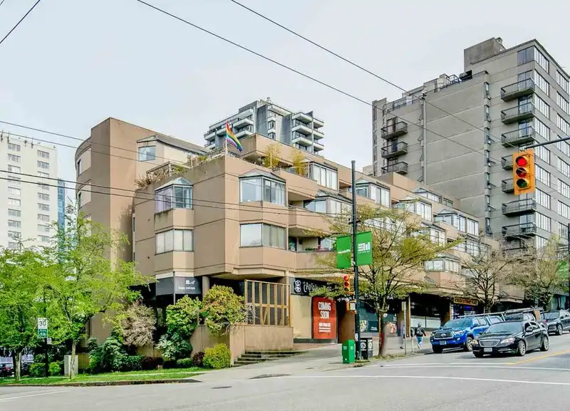 400 1455 ROBSON STREET - photo 1 of 21