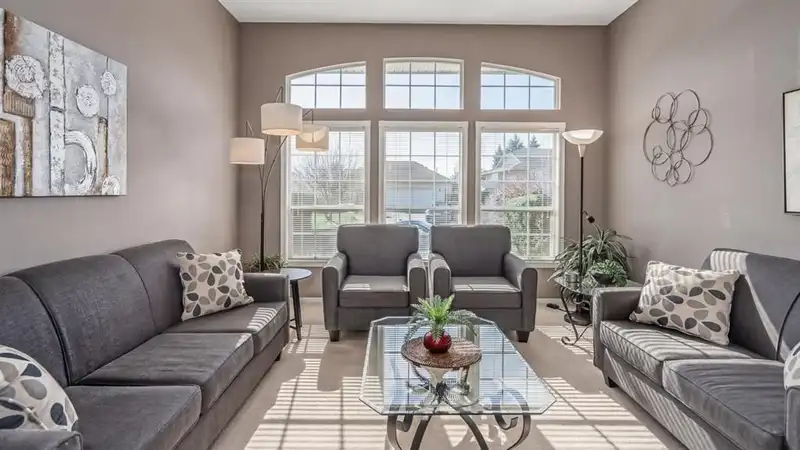 2977 SOUTHERN CRESCENT - photo 3 of 40