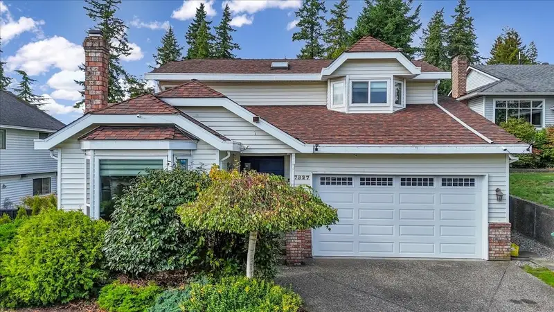 7827 167A STREET - photo 1 of 25