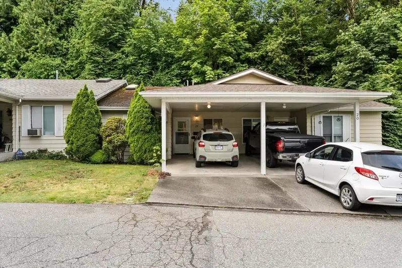 19 3350 ELMWOOD DRIVE - photo 2 of 27