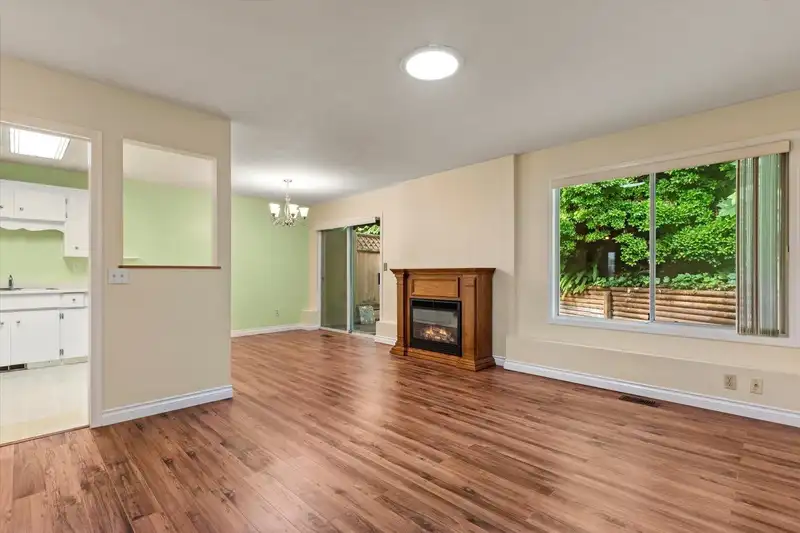 19 3350 ELMWOOD DRIVE - photo 4 of 27