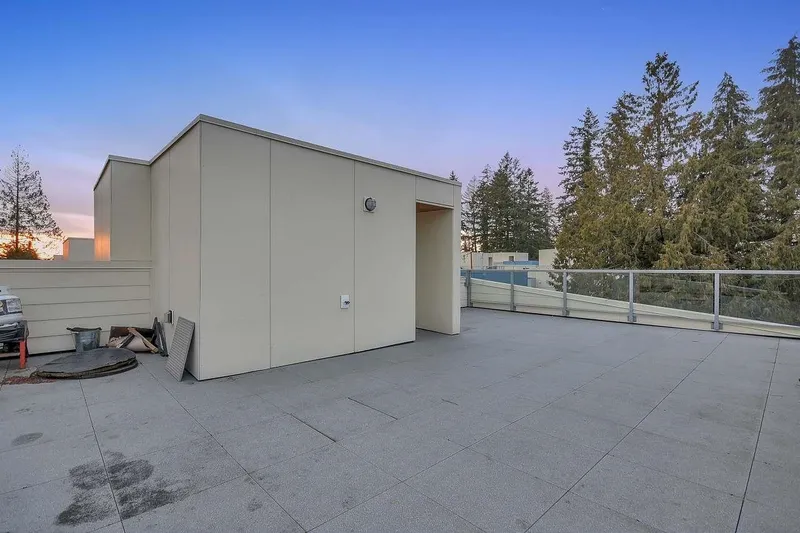 18 5858 132 STREET - photo 3 of 19