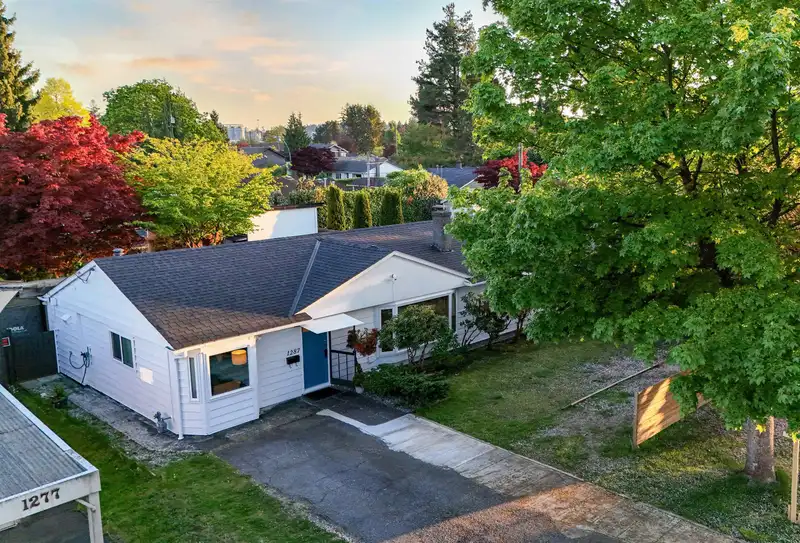 1287 W 15TH STREET - photo 1 of 34