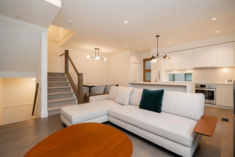 6840 OAK STREET - photo 4 of 16