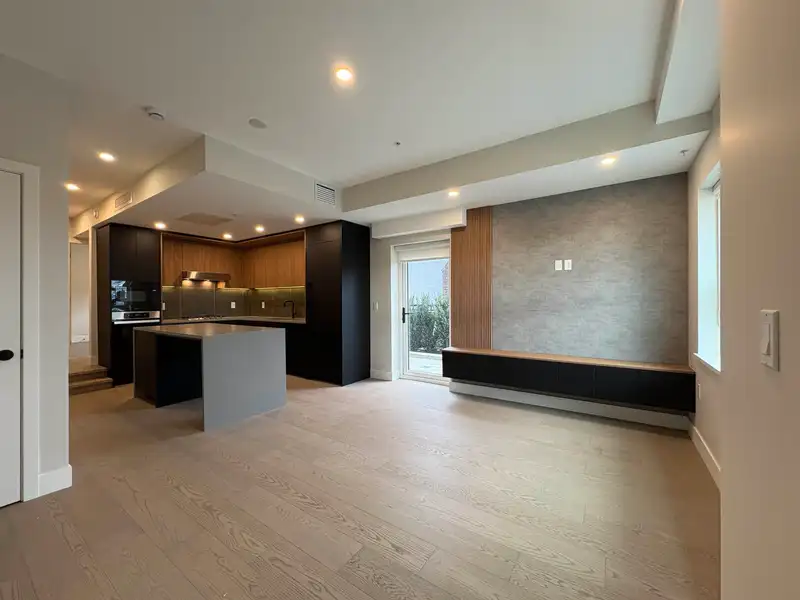 125 W 41ST AVENUE - photo 2 of 12