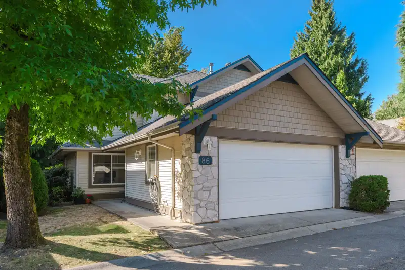 86 8888 151 STREET - photo 1 of 37