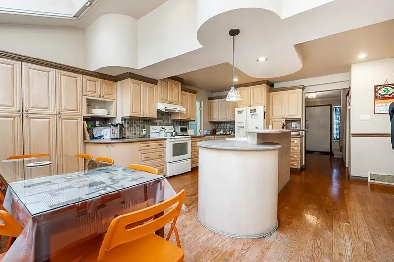10080 DEFOE STREET - photo 3 of 28