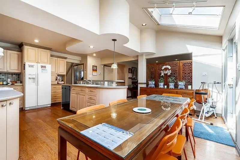 10080 DEFOE STREET - photo 4 of 28