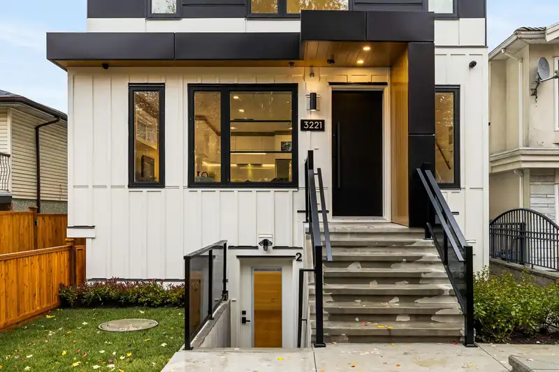 3221 GRANT STREET - photo 2 of 32