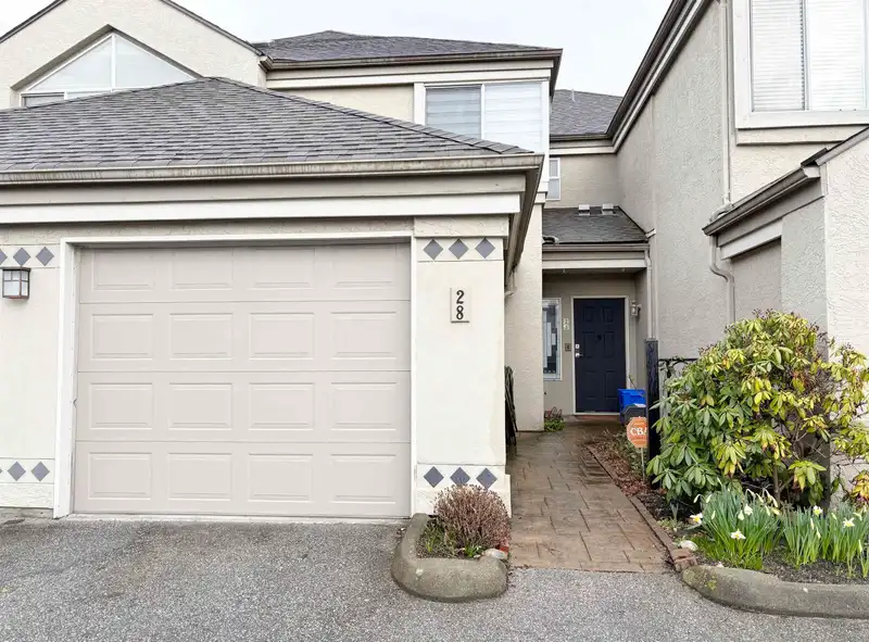28 9800 KILBY DRIVE - photo 2 of 23