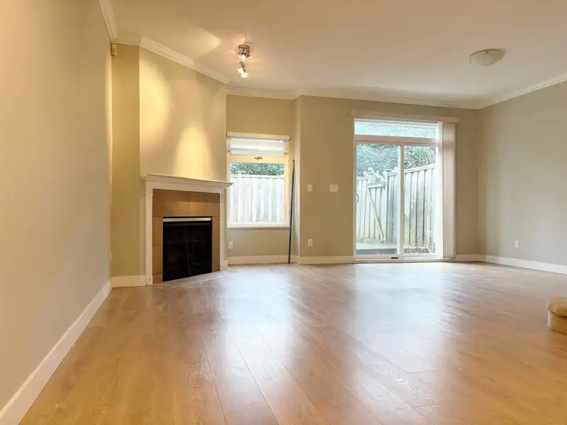 28 9800 KILBY DRIVE - photo 3 of 23