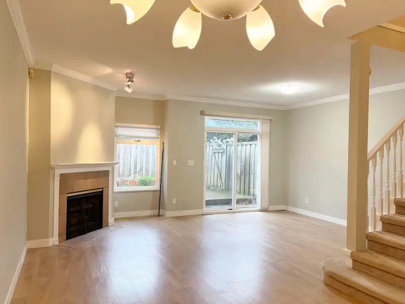 28 9800 KILBY DRIVE - photo 4 of 23
