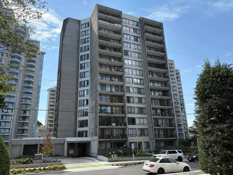 206 710 SEVENTH AVENUE - photo 1 of 40