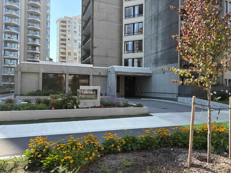 206 710 SEVENTH AVENUE - photo 2 of 40