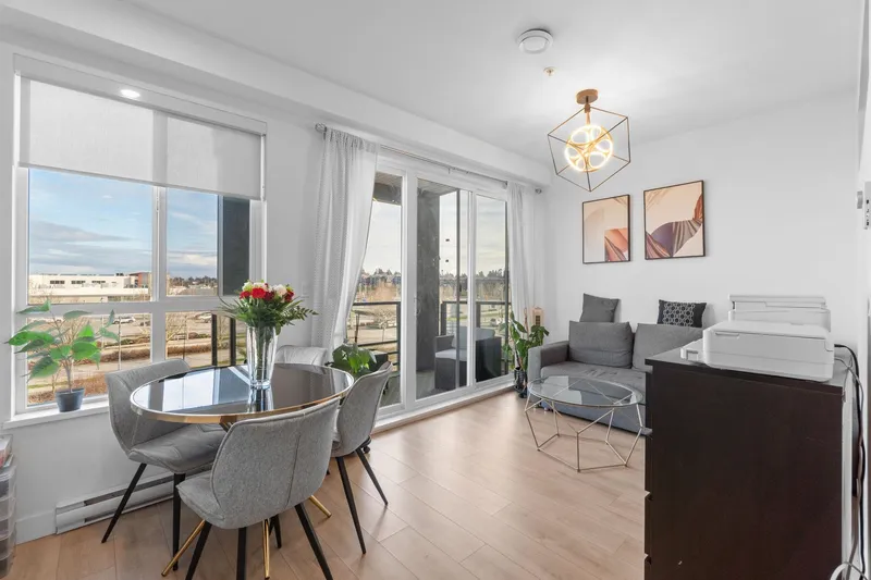 304 1792 STARLING DRIVE - photo 3 of 21