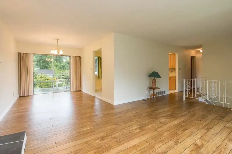 12104 261 STREET - photo 4 of 33