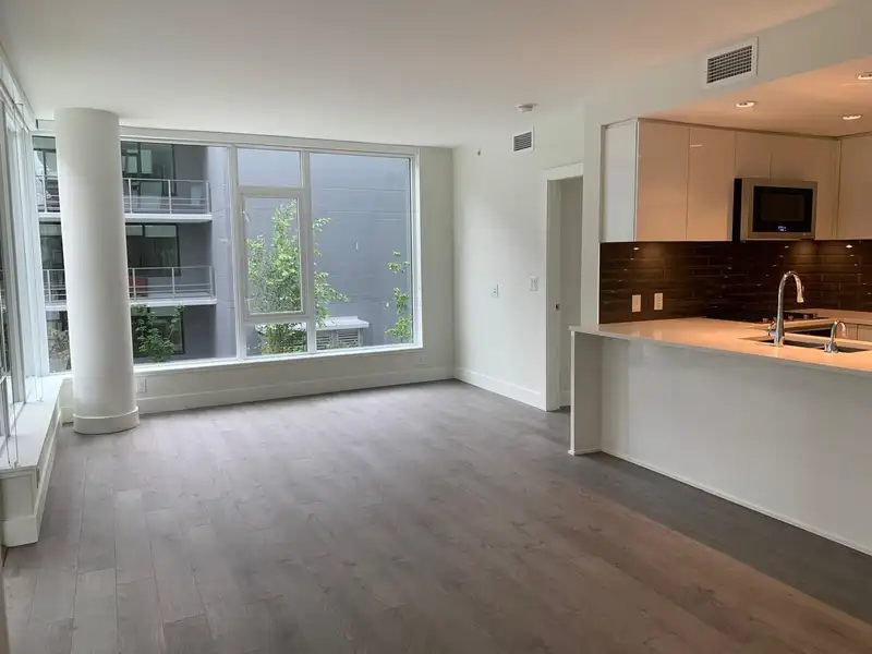 302 8533 RIVER DISTRICT CROSSING - photo 4 of 36