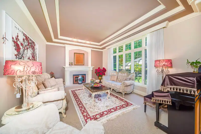 13280 21A AVENUE - photo 4 of 25