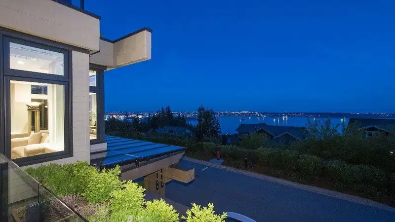 2551 HIGHGROVE MEWS - photo 2 of 20