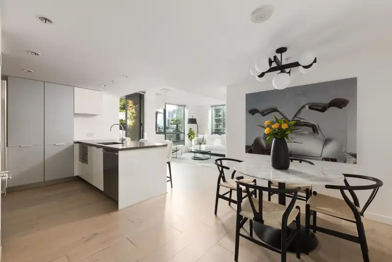 1103 788 RICHARDS STREET - photo 1 of 36