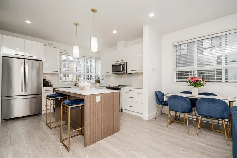 8 1938 NORTH PARALLEL ROAD - photo 4 of 25