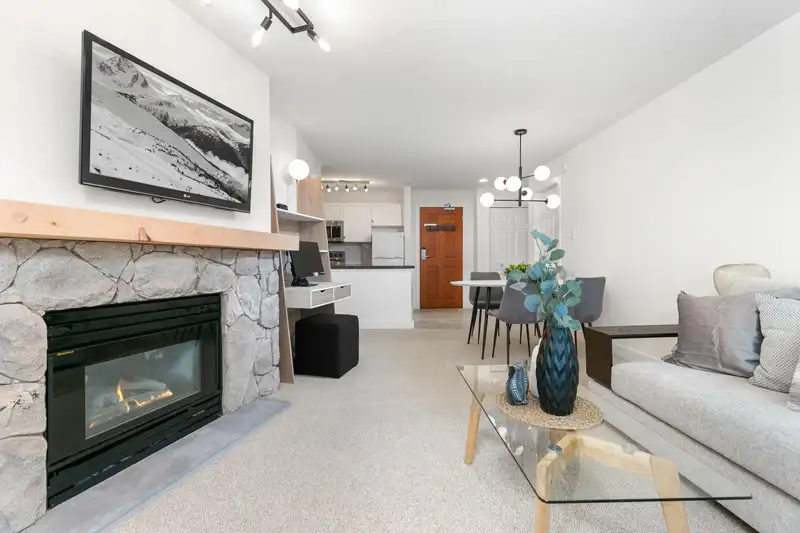 347 4800 SPEARHEAD DRIVE - photo 4 of 30