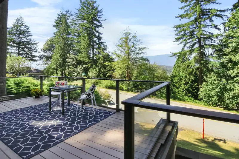 802 WASHINGTON DRIVE - photo 1 of 33