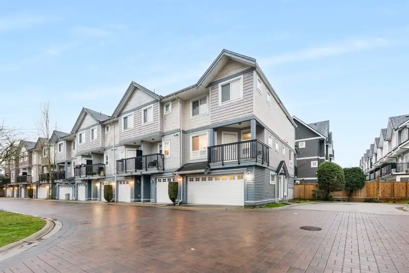 16 22788 WESTMINSTER HIGHWAY - photo 1 of 32