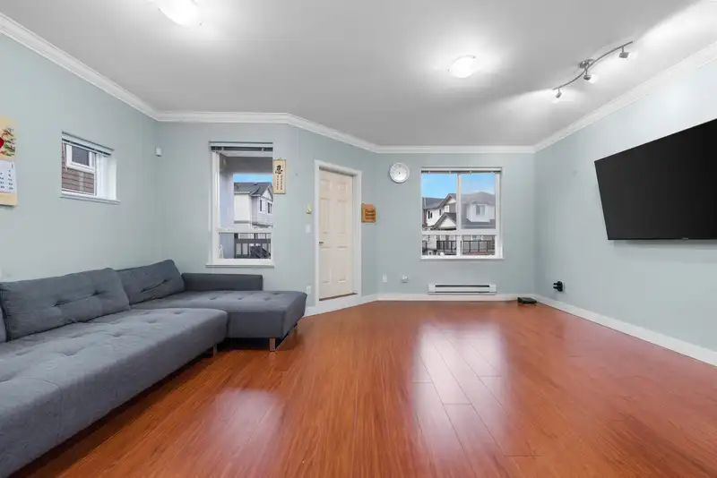 16 22788 WESTMINSTER HIGHWAY - photo 3 of 32
