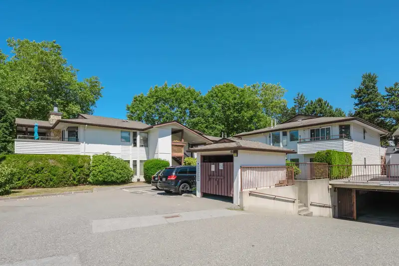 111 15153 98 AVENUE - photo 1 of 39