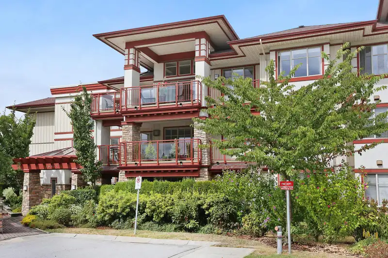 210 16477 64 AVENUE - photo 1 of 26