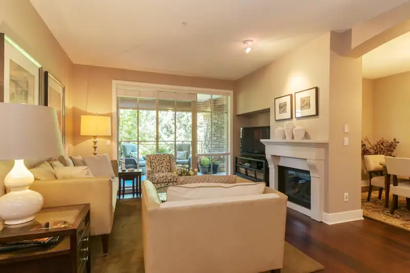210 16477 64 AVENUE - photo 3 of 26