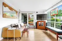102 1530 MARINER WALK - thumbnail 8