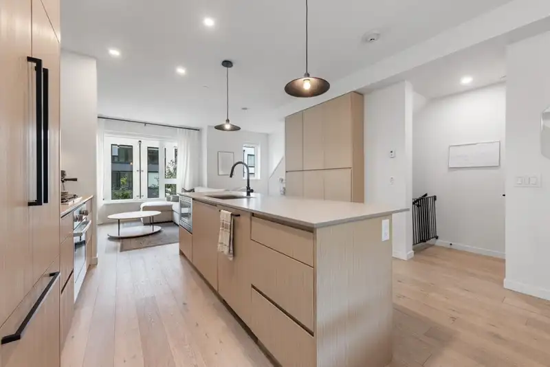 53 528 E 2ND STREET - photo 2 of 30