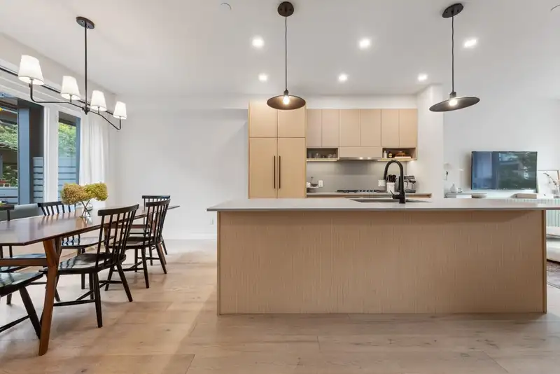 53 528 E 2ND STREET - photo 4 of 30