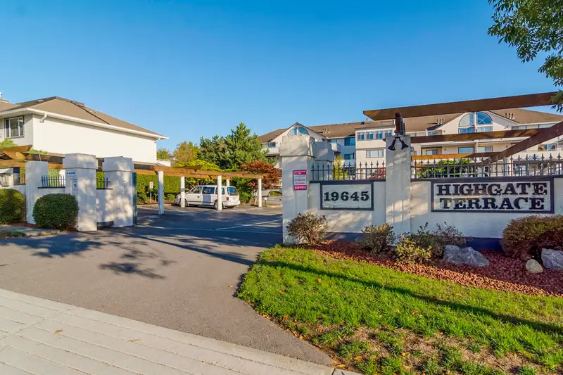 205 19645 64 AVENUE - photo 2 of 25